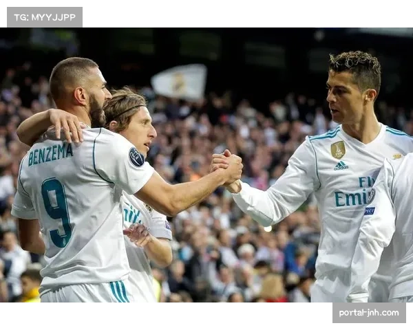 数据视角：实时显示拜仁vs皇马比赛中，双方在对方禁区内的触球次数对比